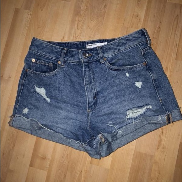 GARAGE DENIM SHORTS. - Picture 2 of 4